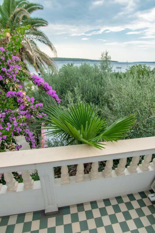 Apartments Picolo Paradiso Miljenko Debelic Barbat na Rabu Buitenkant foto