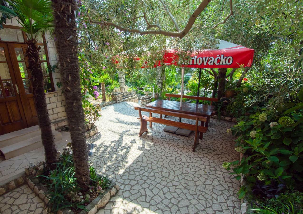 Apartments Picolo Paradiso Miljenko Debelic Barbat na Rabu Buitenkant foto